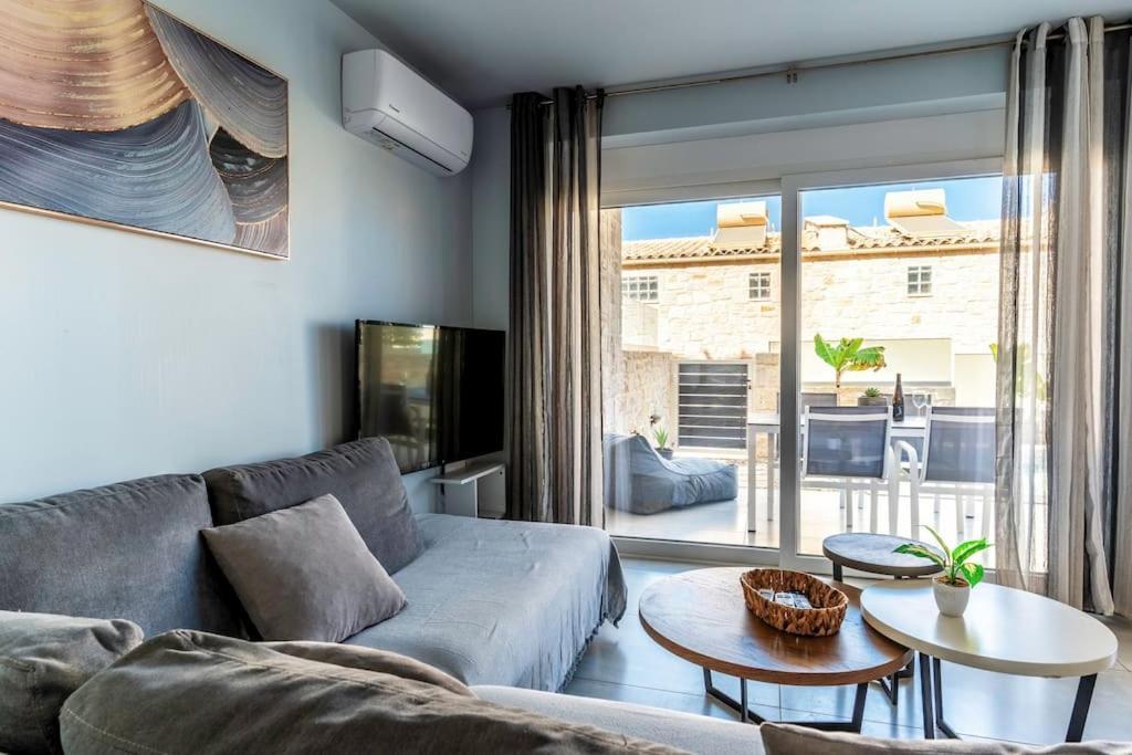 Zefyros Suite , Seafront Retreat ! Pánormos Esterno foto