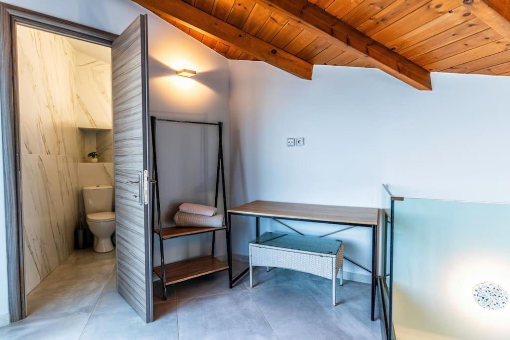 Zefyros Suite , Seafront Retreat ! Pánormos Esterno foto