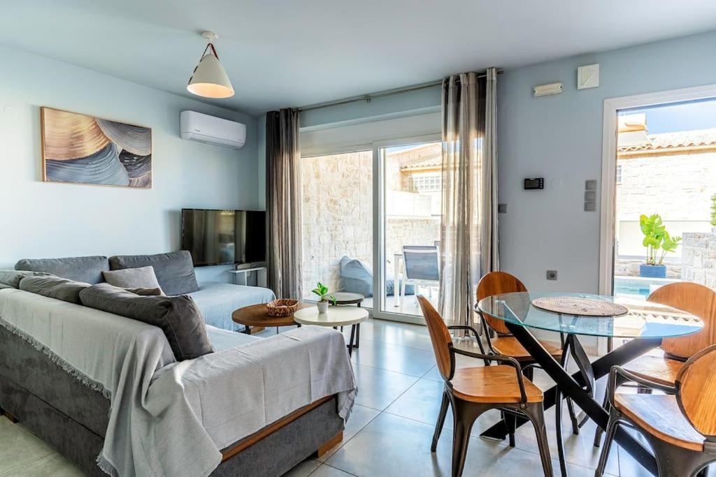 Zefyros Suite , Seafront Retreat ! Pánormos Esterno foto